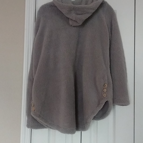 Fleece jacket - Picture 2 of 4